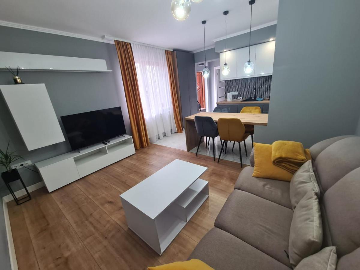 Peaceful&Central Apartment With Garden Târgu-Mureş Exteriör bild