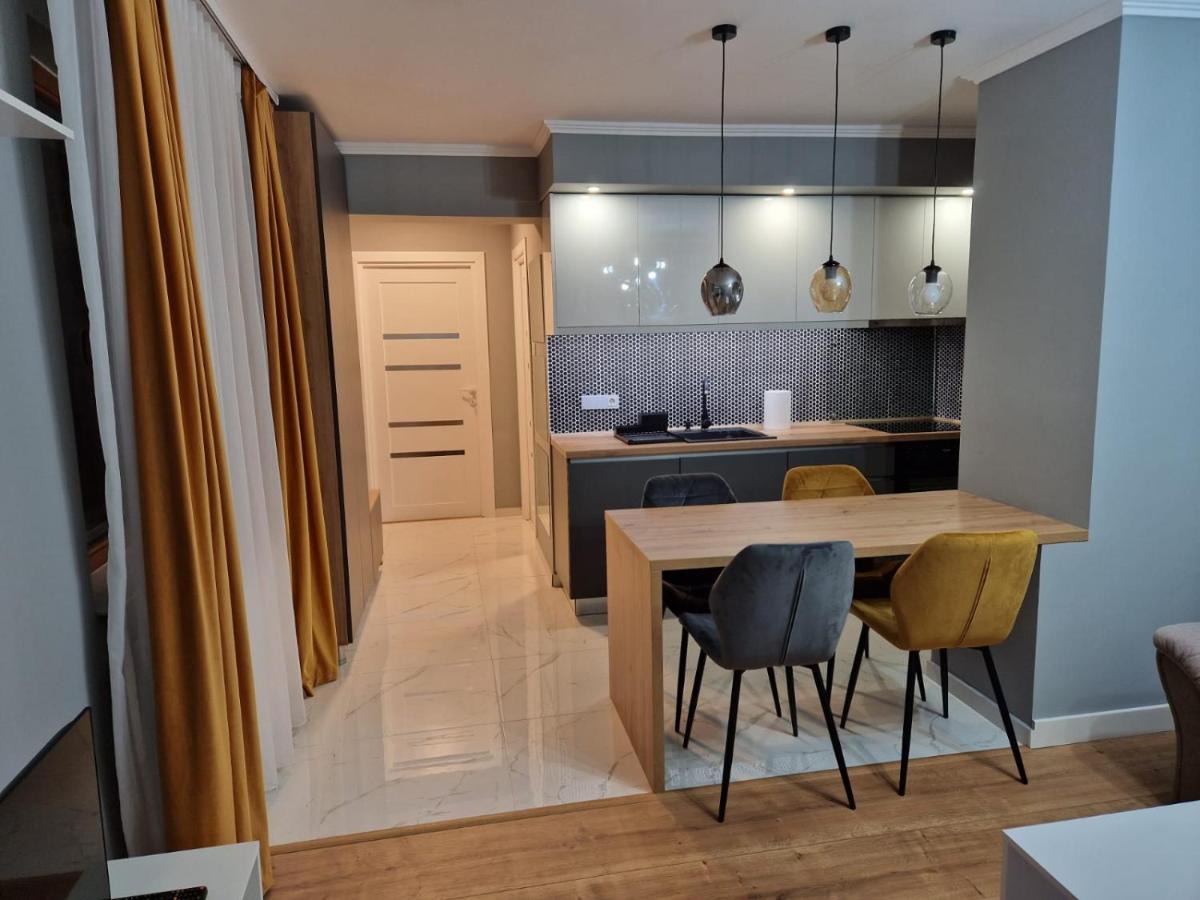 Peaceful&Central Apartment With Garden Târgu-Mureş Exteriör bild